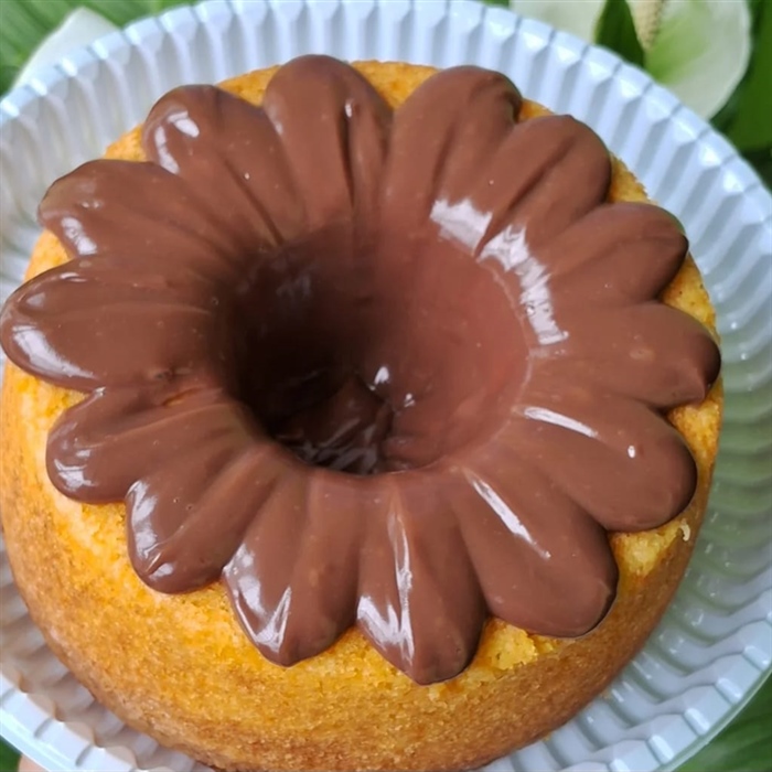 BOLO CASEIRINHO CENOURA COM BRIGADEIRO TRUFADO!