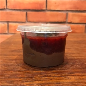 Bombom de Colher Brigadeiro com Geleia de Morango