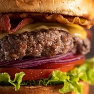 Burger Cheese Bacon + Fritas + Coca-Cola 200 ml