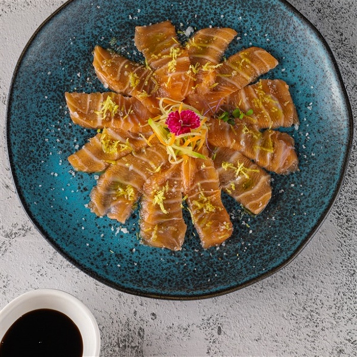 Carpaccio de Salmão Trufado e Flor de Sal