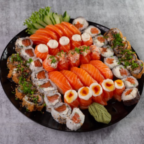 COMBO SUSHI MINEIRO + 8 HOTS/ 44 PEÇAS