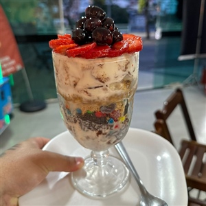CREME GREGO NINHO COM NUTELLA