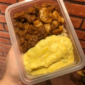 Cubos de Carne de Boi ao Molho Barbecue c/ Champignon,Arroz Integral e Creme de Milho