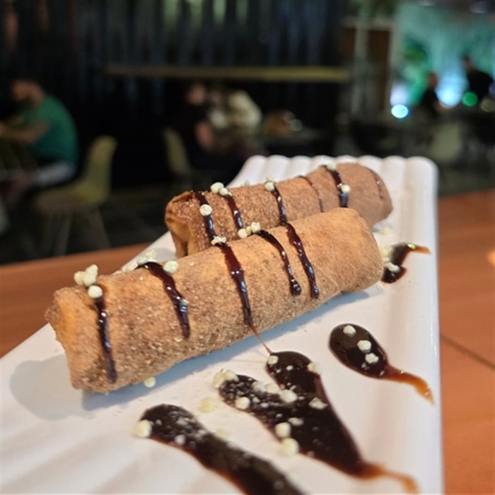 HARUMAKI DE CHOCOLATE COM BANANA