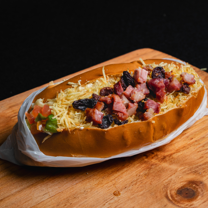 HOTDOG PAULISTA COM SUPER PURE DE BATATA DO CHEF