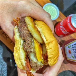 MEGA BURGUER