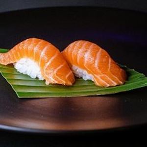NIGUIRI DE SALMÃO 4 UNIDADES