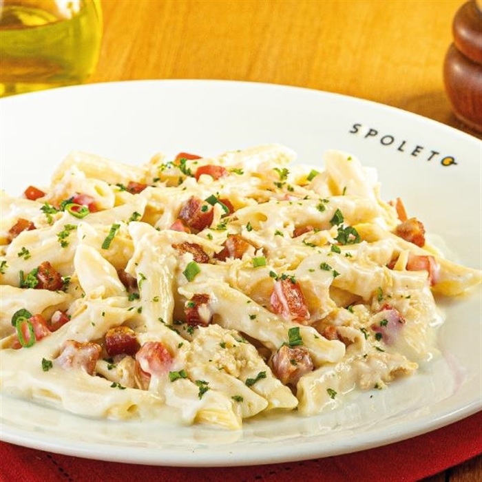 PENNE FRANGO E BACON