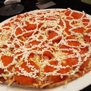 Super Pizza Pan Pepperoni Cream Cheese com Cerveja Paulistânia Ipiranga 