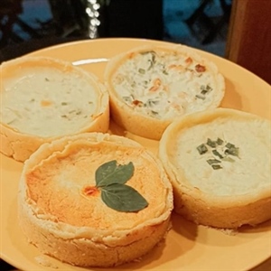 QUICHES