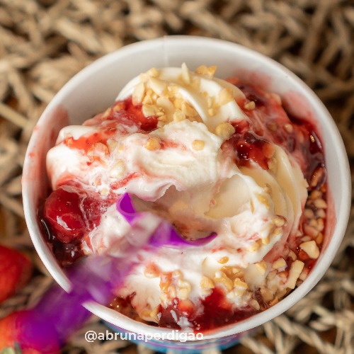 SALADA DE FRUTAS COM CREME DE IORGUTE GREGO 350ML: