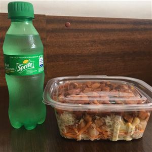 SALADA (500ML) + SUCO VALLE OU COCA ZERO PEQUENA