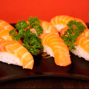 SUSHI SALMÃO