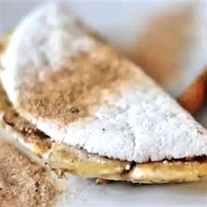 TAPIOCA DE BANANA, CANELA E MEL