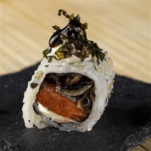 Uramaki Rolls Snow Uramix com Crispis de Couve