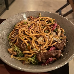 YAKISSOBA FILÉ MIGNON
