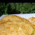 2 PASTEIS FEIRA RECHEIO DE FRANGO COM QUEIJO