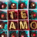Caixinha personalizada com 16 trufas - Te amo