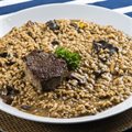 RISOTO DE FUNGHI COM ESCALOPE DE FILÉ MIGNON